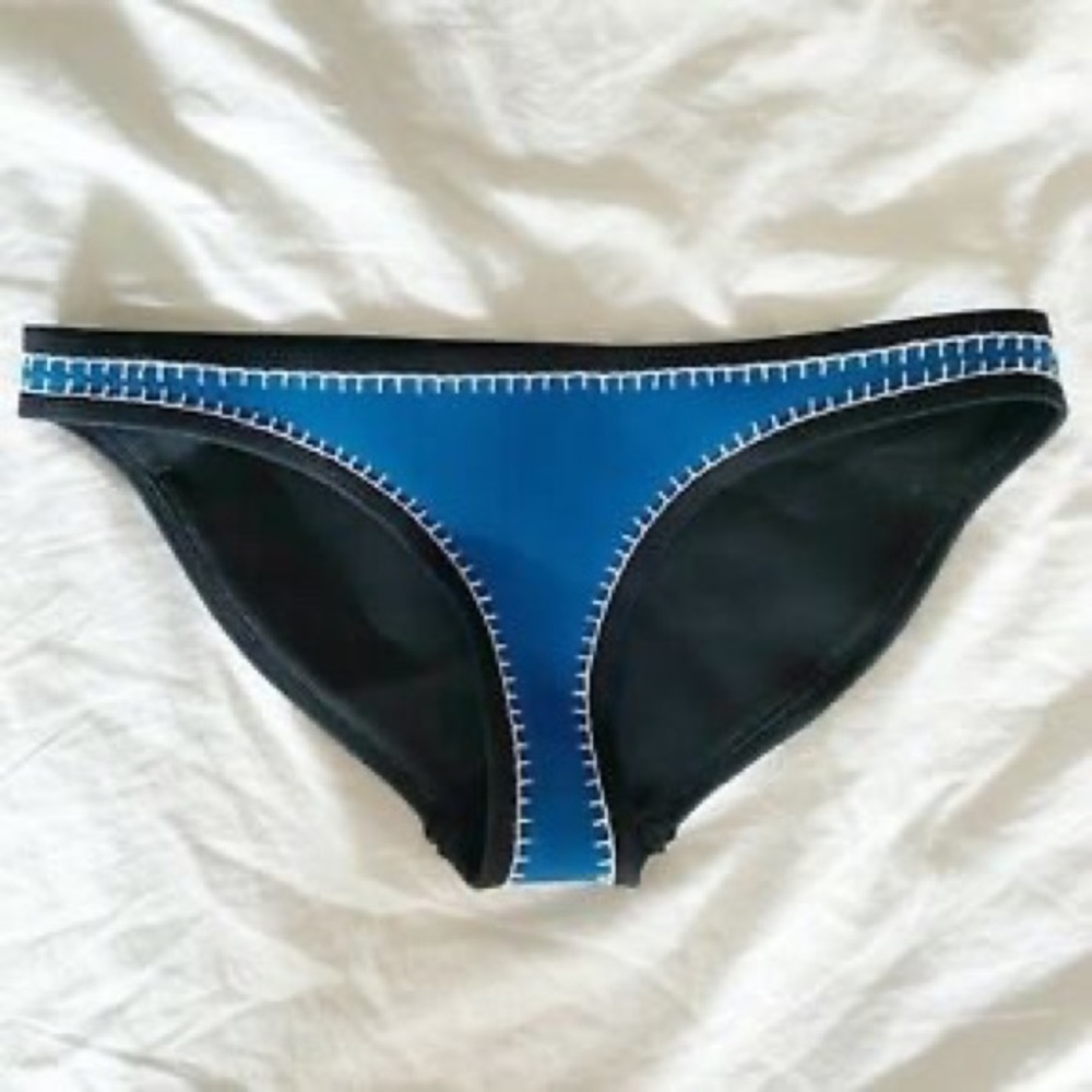 39B Triangl blue/white crochet bottoms, various